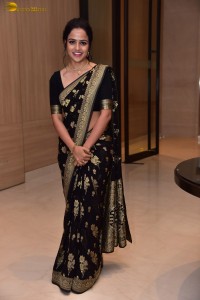 actress vaishnavi chaitanya sweet looks in a black saree