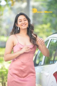 Actress Vaishnavi Patwardhan photoshoot in a Pink Dress
