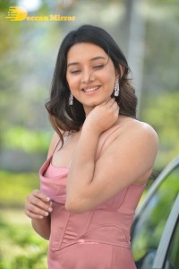 Actress Vaishnavi Patwardhan photoshoot in a Pink Dress