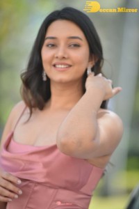 Actress Vaishnavi Patwardhan photoshoot in a Pink Dress