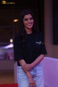 Indian actress varalaxmi sarathkumar in black t-shirt and denim jeans