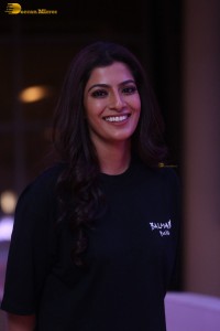 Indian actress varalaxmi sarathkumar in black t-shirt and denim jeans