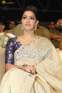 actress Varalaxmi Sarathkumar beautiful in a light yellow saree