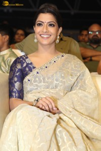 actress Varalaxmi Sarathkumar beautiful in a light yellow saree