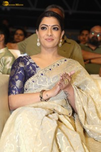 actress Varalaxmi Sarathkumar beautiful in a light yellow saree