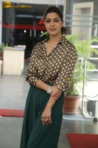 actress varalaxmi sarathkumar stylish photo shoot