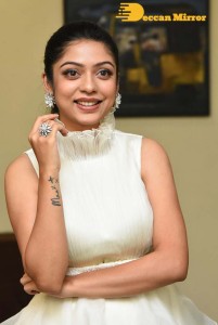 Telugu Heroine Varsha Bollamma Photoshoot