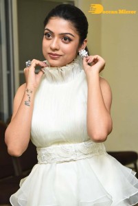 Telugu Heroine Varsha Bollamma Photoshoot