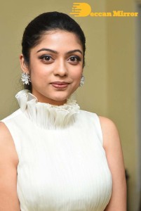 Telugu Heroine Varsha Bollamma Photoshoot