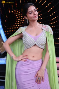 actress Vedhika gorgeous in a pink dress