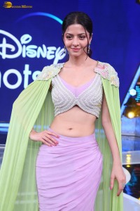 actress Vedhika gorgeous in a pink dress