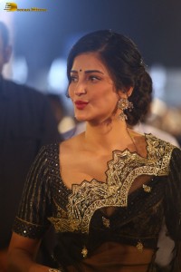 Veera Simha Reddy Pre-Release attended by Nandamuri Balakrishna, Shruti Haasan and Honey Rose