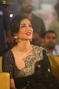 Veera Simha Reddy Pre-Release attended by Nandamuri Balakrishna, Shruti Haasan and Honey Rose