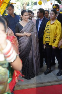 Vidya Balan launches Senco gold and diamonds store in mumbai