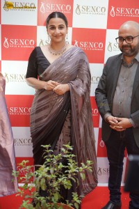 Vidya Balan launches Senco gold and diamonds store in mumbai