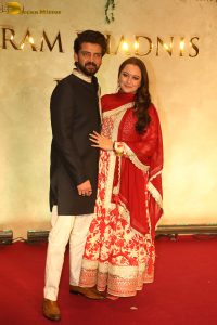 Vikram Phadnis’ 35 years in Fashion and Cinema attended by Ameesha Patel, Taapsee Pannu, Dia Mirza, Sushmita Sen, Saiyami Kher, and others