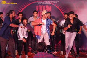 Hrithik Roshan gives dance performance at Alcoholia song launch from the film Vikram Vedha