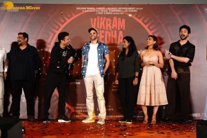 Hrithik Roshan gives dance performance at Alcoholia song launch from the film Vikram Vedha