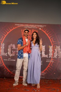 Hrithik Roshan gives dance performance at Alcoholia song launch from the film Vikram Vedha