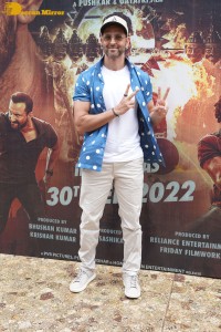 Hrithik Roshan gives dance performance at Alcoholia song launch from the film Vikram Vedha