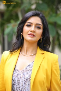indian actress vimala raman hot photoshoot in a yellow dress