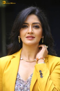 indian actress vimala raman hot photoshoot in a yellow dress