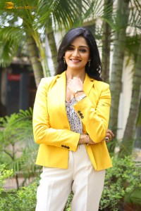 indian actress vimala raman hot photoshoot in a yellow dress