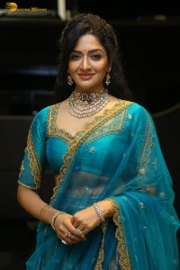Indian actress vimala raman gorgeous looks in a blue lehenga choli