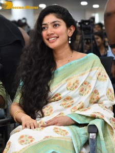 Virata Parvam team Sai Pallavi and Rana visit Visakhapatnam part one