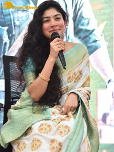 Virata Parvam team Sai Pallavi and Rana visit Visakhapatnam part one