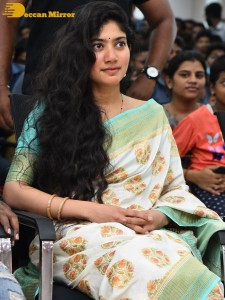 Virata Parvam team Sai Pallavi and Rana visit Visakhapatnam part one