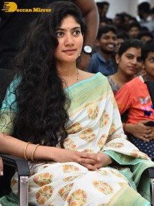 Virata Parvam team Sai Pallavi and Rana visit Visakhapatnam part one