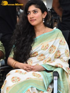 Virata Parvam team Sai Pallavi and Rana visit Visakhapatnam part one