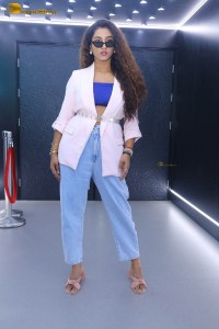 telugu actress vishnupriya bhimeneni photoshoot