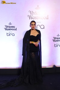 Vivienne Westwood’s Fashion Showcase attended by Kareena Kapoor, Janhvi Kapoor, Vaani Kapoor, Mira Kapoor, Disha Patani, and Manushi Chhillar
