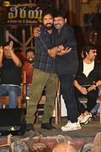 Chiranjeevi and Ravi Teja attend the Press Meet of the movie Waltair Veerayya