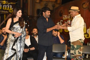 Chiranjeevi and Ravi Teja attend the Press Meet of the movie Waltair Veerayya