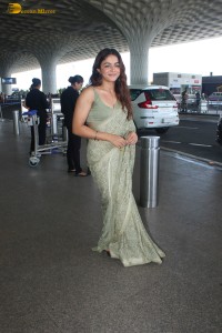 actress Wamiqa Gabbi ravishing looks in a green saree