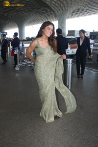 actress Wamiqa Gabbi ravishing looks in a green saree