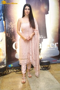 Actress Warina Hussain in a salwar dress