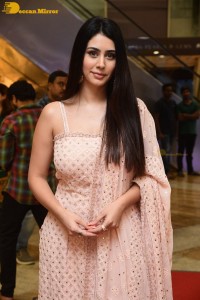 Actress Warina Hussain in a salwar dress