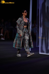 Warina Hussain ramp walk at Lakme fashion week 2022