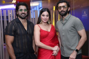 Weapon Press Meet attended by Vasanth Ravi, Tanya Hope, and Sathyaraj