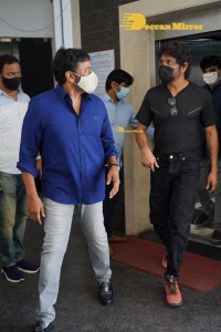 Chiranjeevi greets Nagarjuna and team for the movie Wild Dog