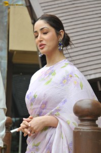 Indian actress yami gautam cute photoshoot in a saree