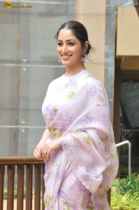 Indian actress yami gautam cute photoshoot in a saree