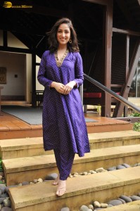 Indian actress yami gautam cute in a blue salwar dress