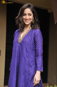 Indian actress yami gautam cute in a blue salwar dress