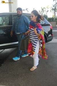 Indian actress yami gautam spotted at mumbai airport