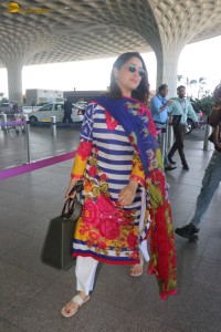 Indian actress yami gautam spotted at mumbai airport